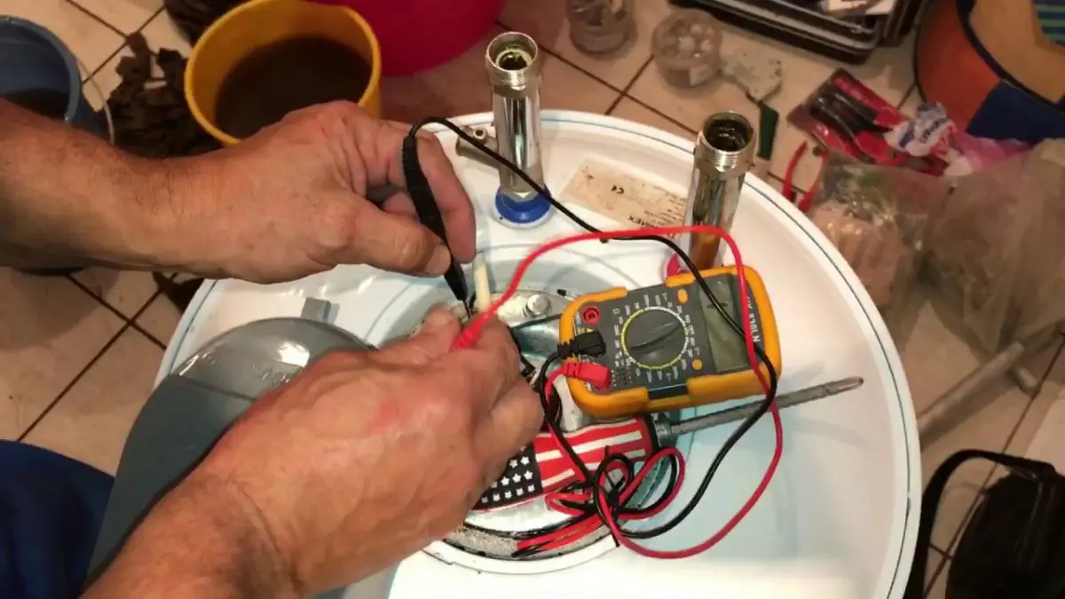 Ремонт водонагревателей Electrolux в Куйбышеве — выгодная цена от 2385 руб., Мастер24