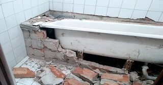 Демонтаж ванны в Куйбышеве от Мастер24 — быстро, недорого, вывоз старой ванны от 1037 руб.
